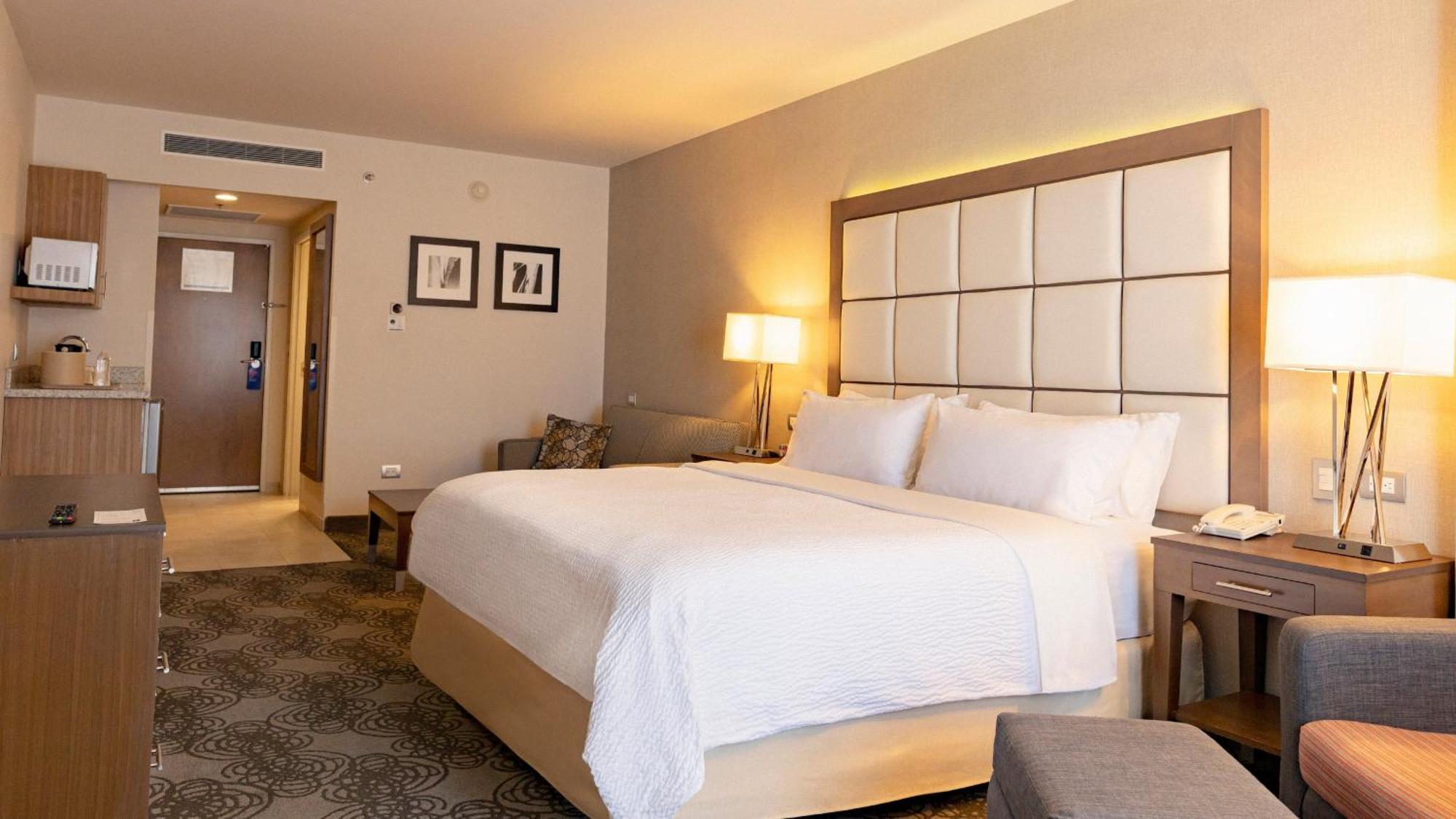 Holiday Inn Express & Suites Chihuahua Juventud By Ihg Buitenkant foto