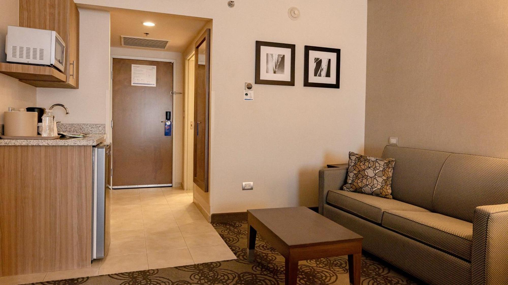 Holiday Inn Express & Suites Chihuahua Juventud By Ihg Buitenkant foto