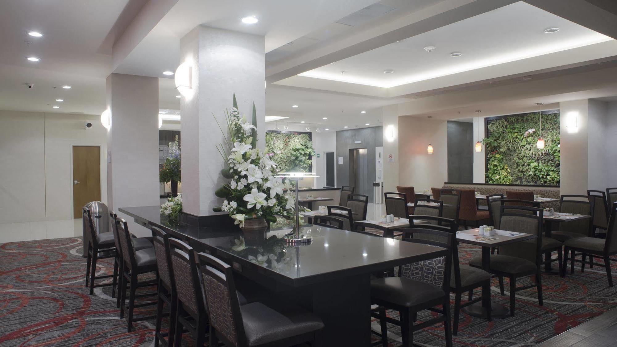 Holiday Inn Express & Suites Chihuahua Juventud By Ihg Buitenkant foto