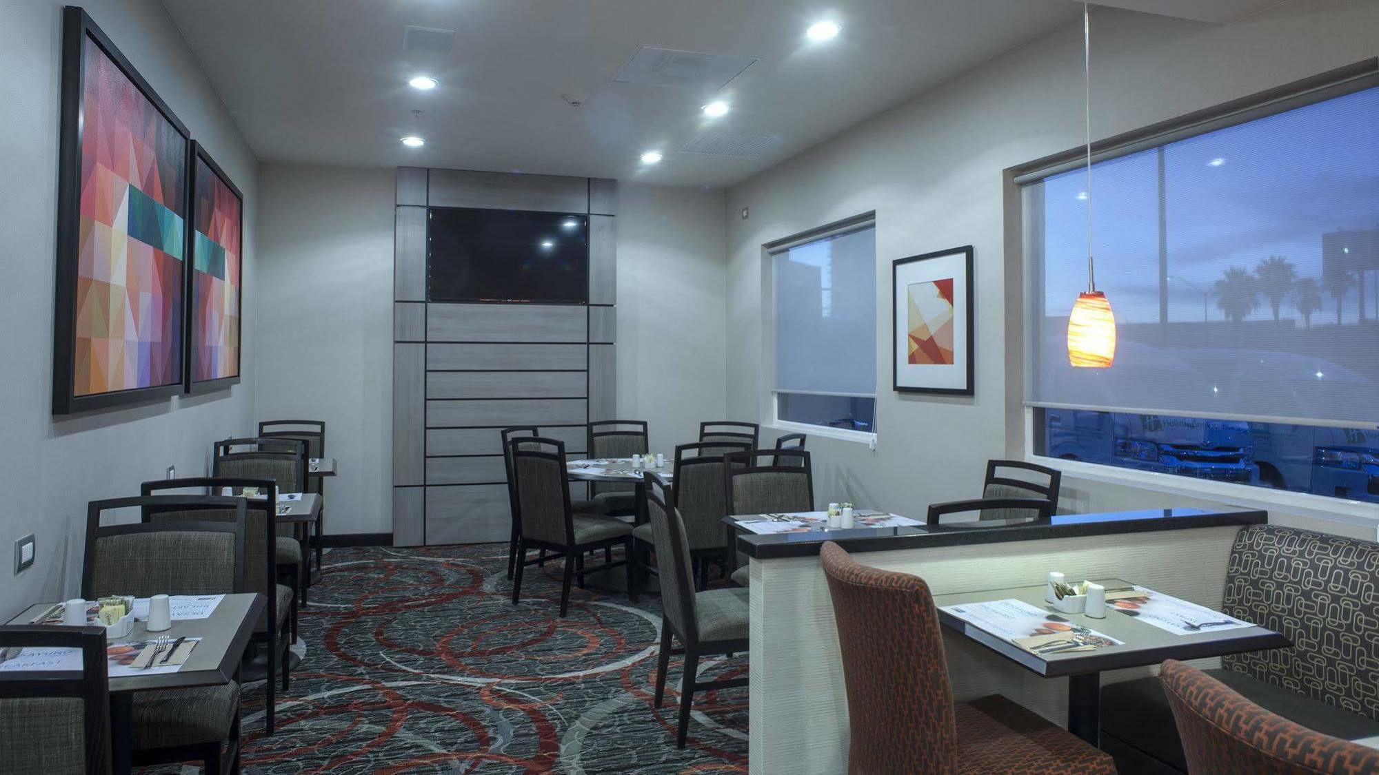 Holiday Inn Express & Suites Chihuahua Juventud By Ihg Buitenkant foto