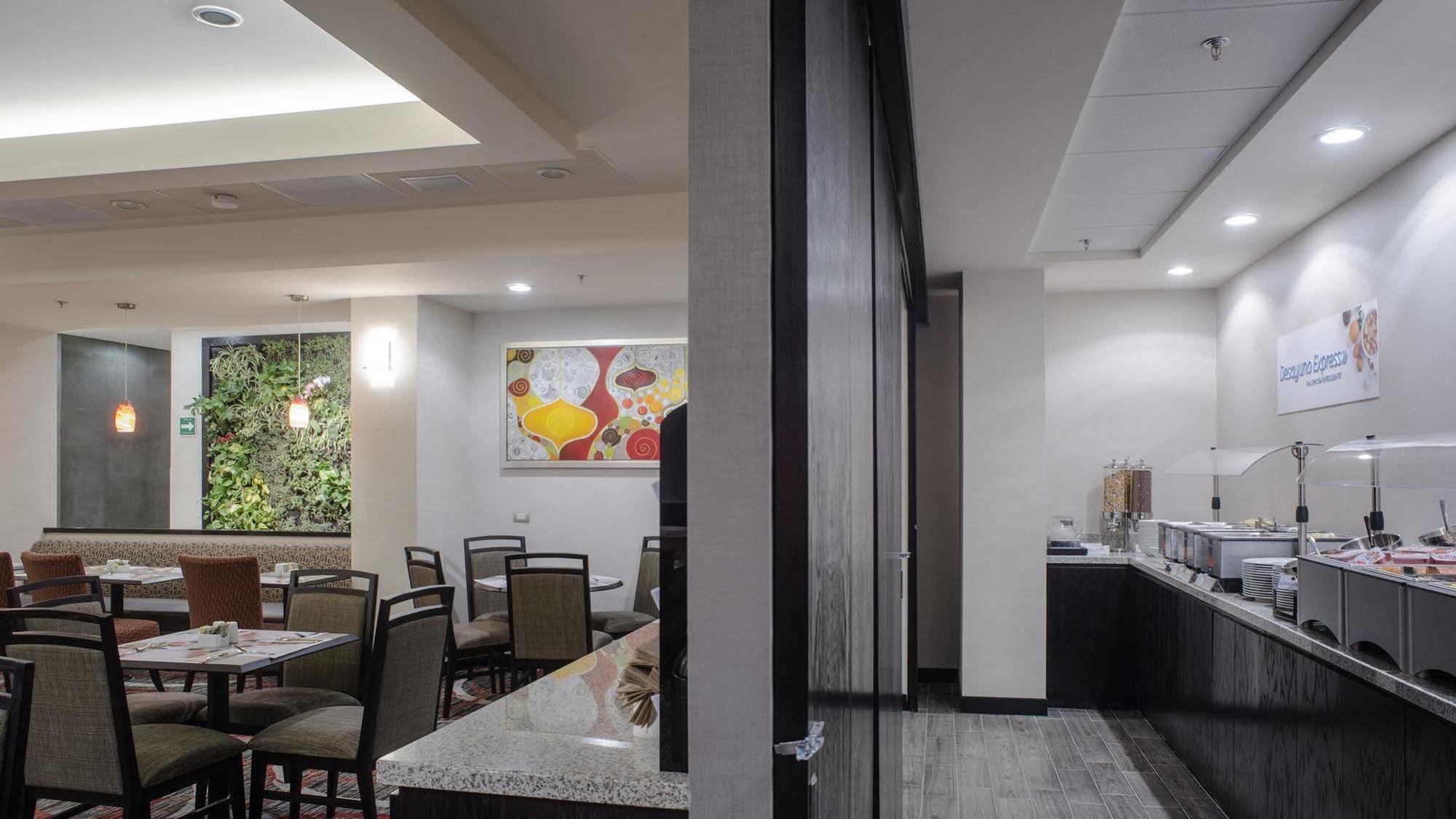Holiday Inn Express & Suites Chihuahua Juventud By Ihg Buitenkant foto